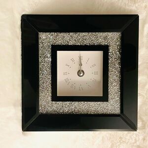 ✨NEW✨ Elegant Crushed Diamond Table Clock, Silver Glitter -  8"x8”